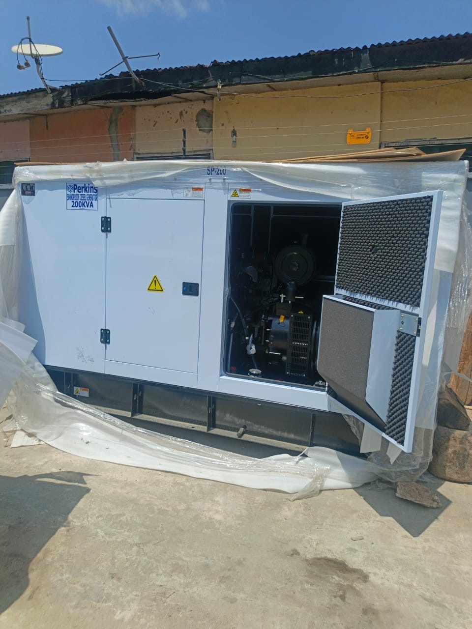 Sound proof Perkins 200kva generators 17,500,000
