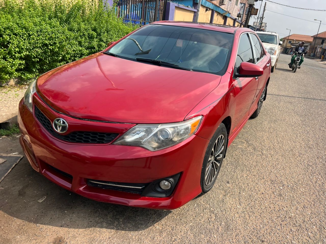 2012 Toyota Camry  (car)